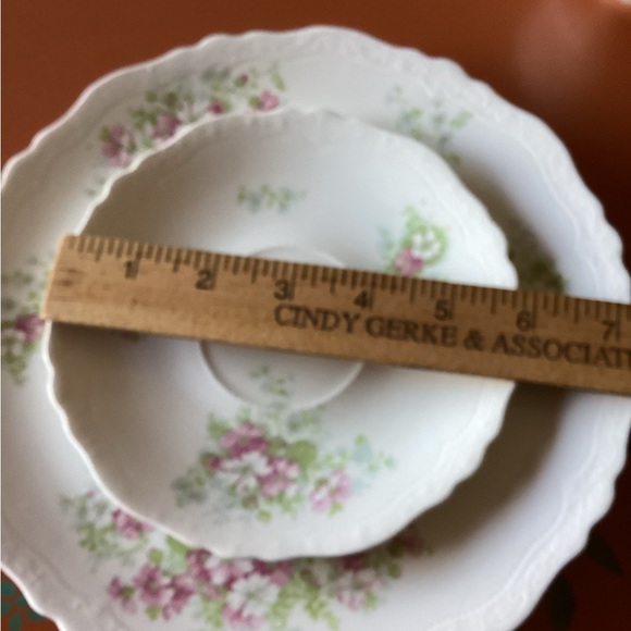 Antique Johnson Bros, England, 9” luncheon plate, cup & saucer, pattern JB929. - Picture 11 of 15